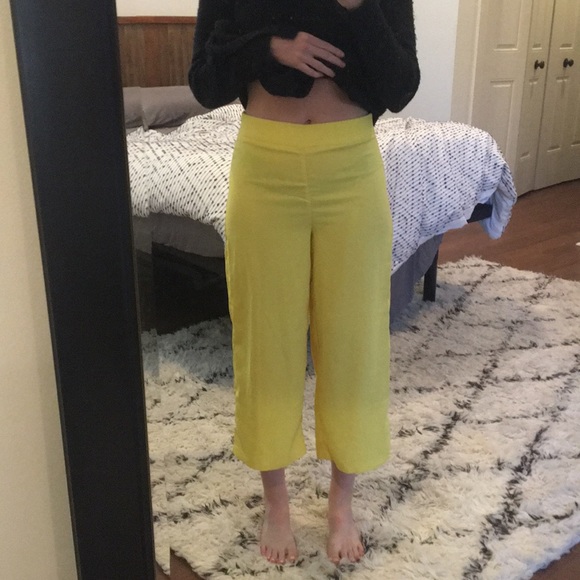 boohoo yellow